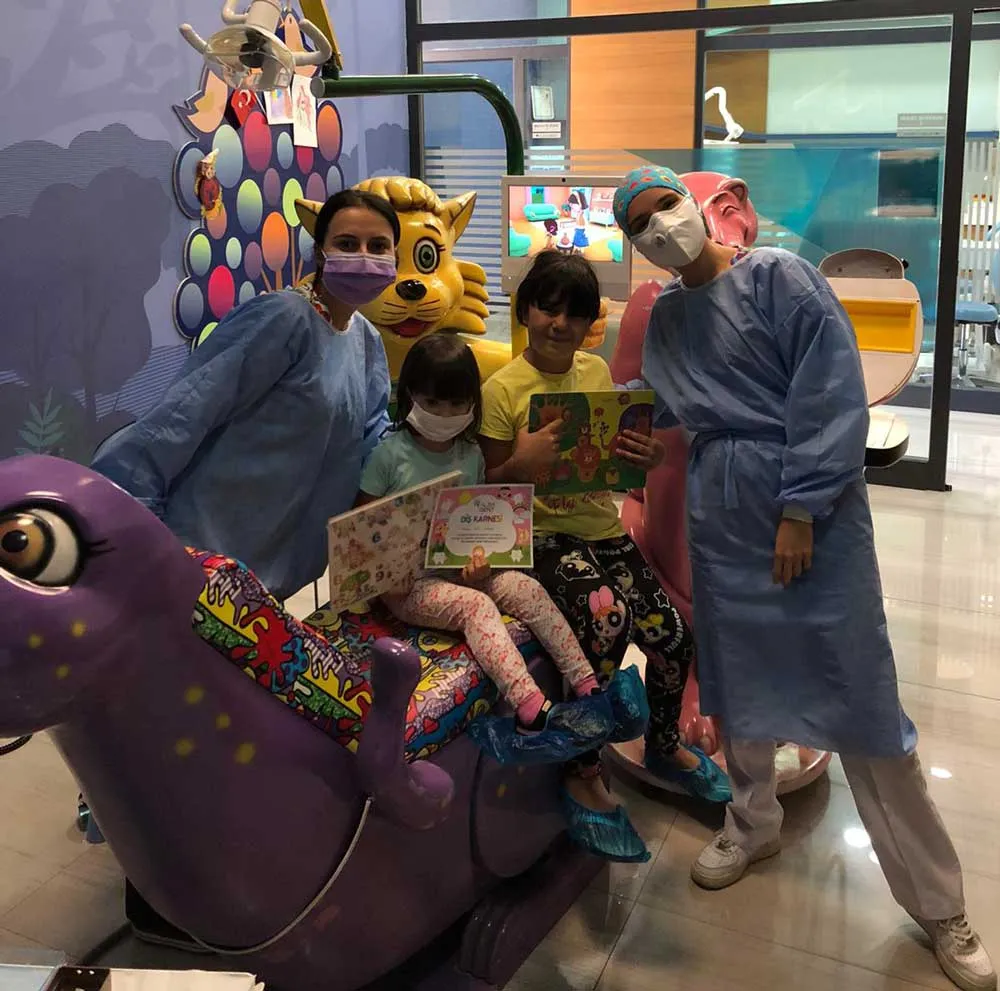 Alba Dental’de Çocuklarla Sevgi Dolu Diş Tedavisi